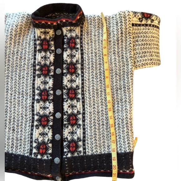 VTG Wool Chunky Knitted Cardigan Sweater M Black Cream Red Metal Scroll Buttons - Picture 9 of 13
